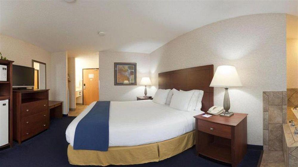 Holiday Inn Express Deforest By Ihg Εξωτερικό φωτογραφία