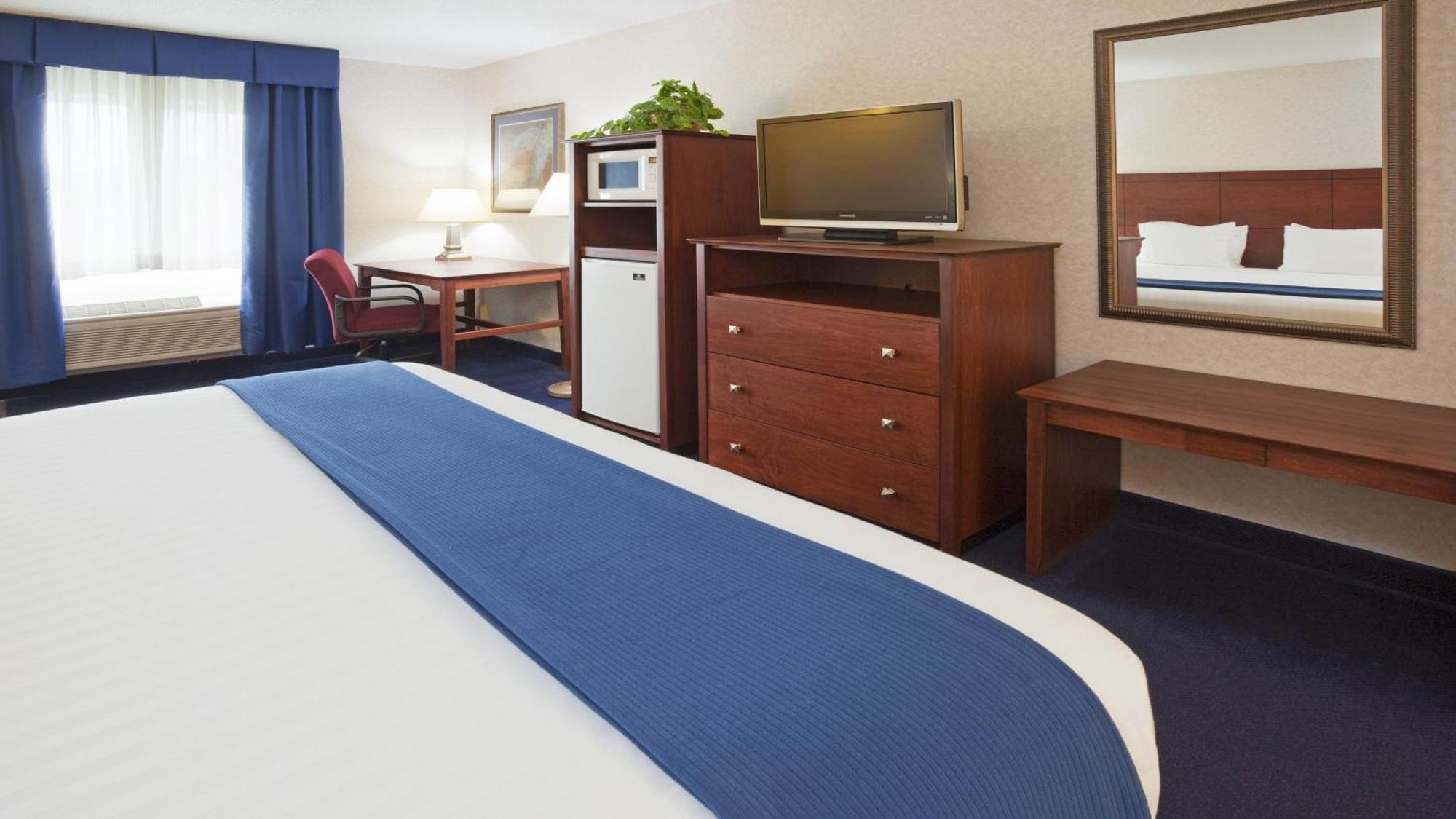Holiday Inn Express Deforest By Ihg Εξωτερικό φωτογραφία