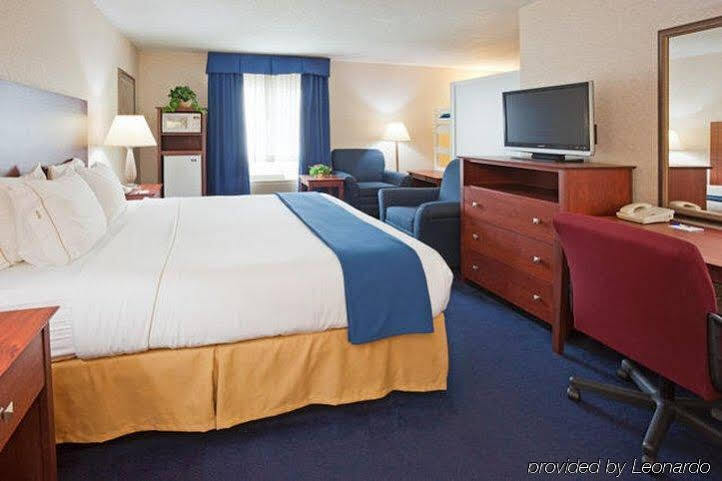 Holiday Inn Express Deforest By Ihg Εξωτερικό φωτογραφία